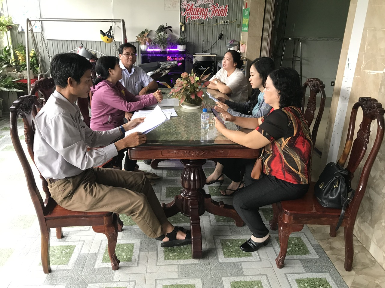 Phường Hòa Thuận hỗ trợ người dân xác định mức độ khuyết tật tại nhà